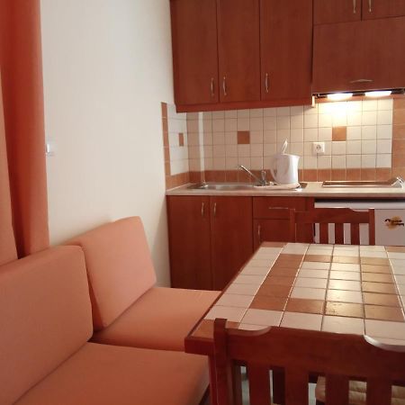 Malou Apartments Като Дарацо Екстериор снимка