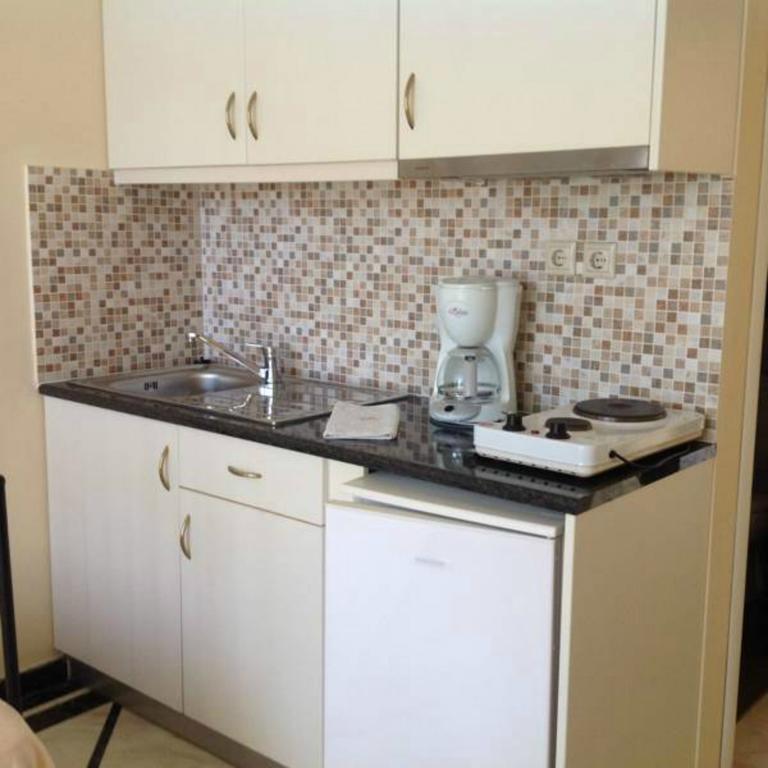 Malou Apartments Като Дарацо Екстериор снимка